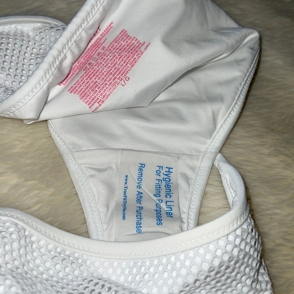 Victoria’s Secret Mesh String Bottoms - Picture 2 of 4